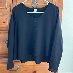 Paper Crane Women’s black blouse size medium EUC